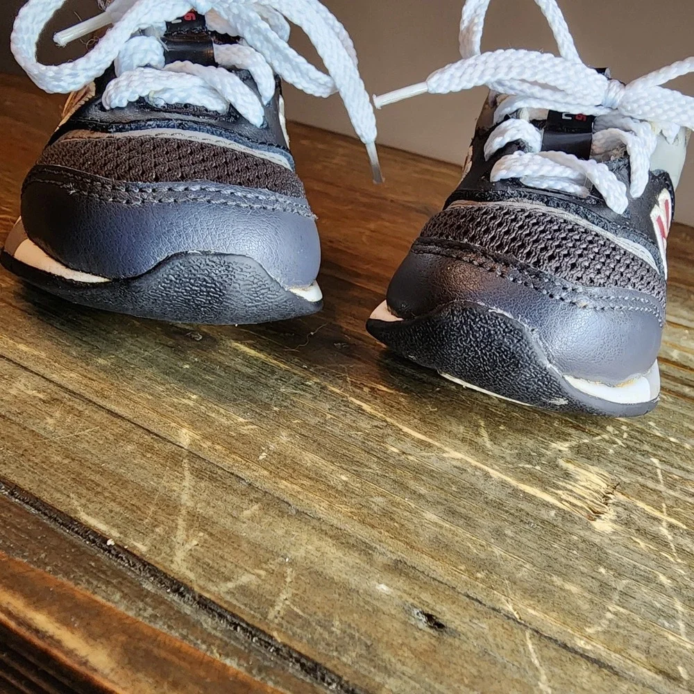 New Balance Unisex  Black Lace Up Round Toe Sneaker Athletic Shoes Size 4 Baby